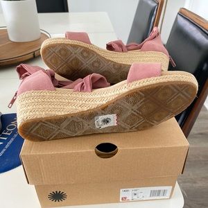 UGG Trina Espadrille Sandals Size 9